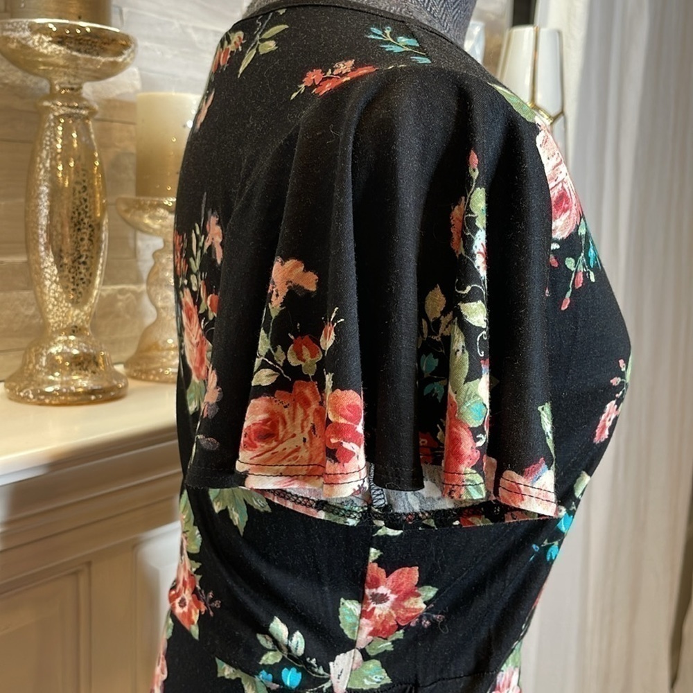 143 Story Floral Faux Wrap Short sleeve Maxi Dress Size Medium - Picture 6 of 7